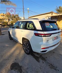 جیپ گراند شیرۆکی